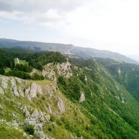 Vikendica Mountain Family House